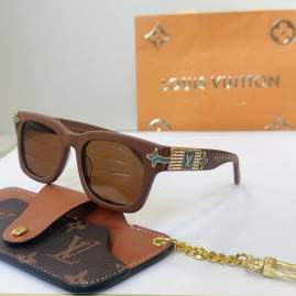 Picture of Louis Vuitton Sunglasses _SKUfw75013627fw